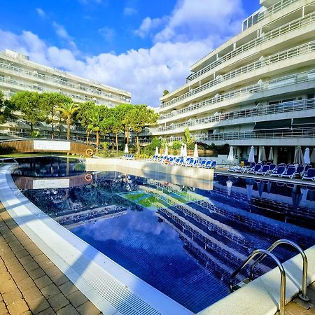 Seafront Apartment In Blanes Bagian luar foto