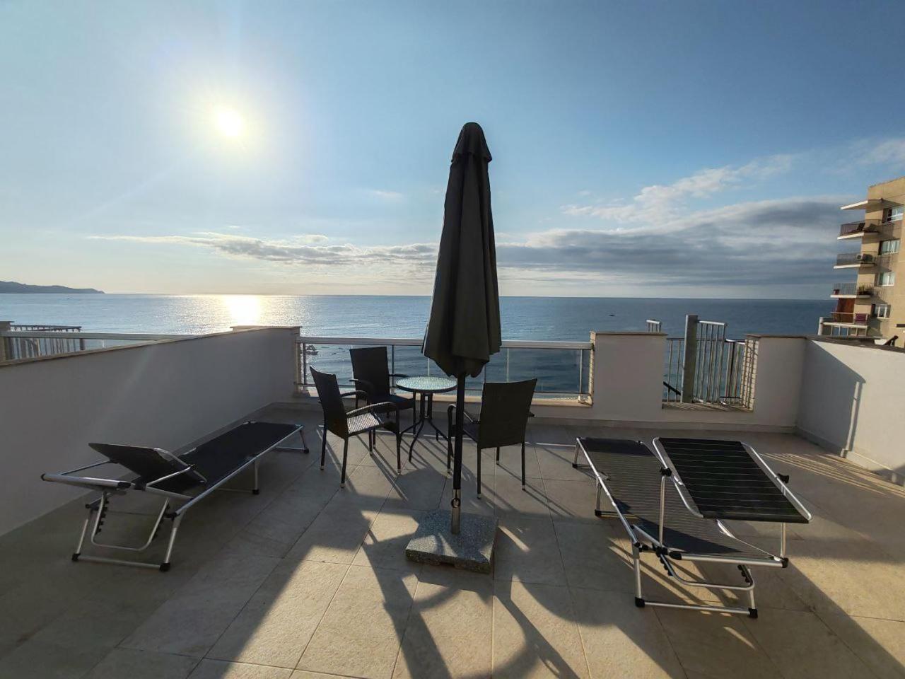 Seafront Apartment In Blanes Bagian luar foto
