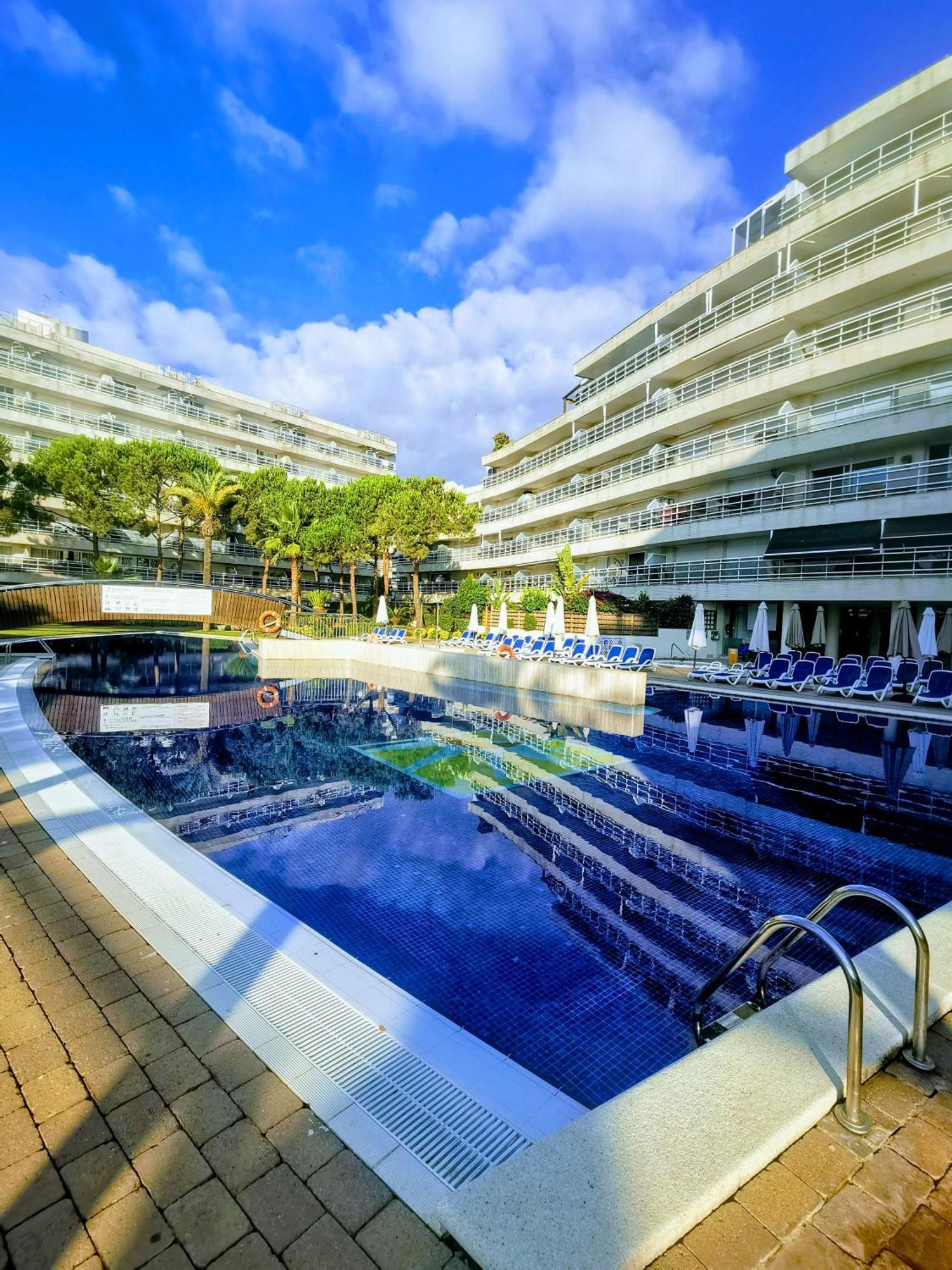 Seafront Apartment In Blanes Bagian luar foto